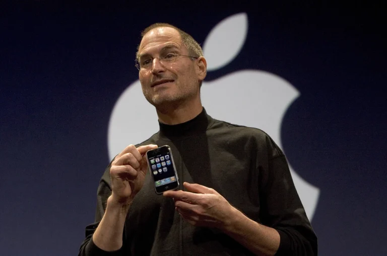 Хто створив айфон: історія команди Apple, яка перевернула світ технологій
