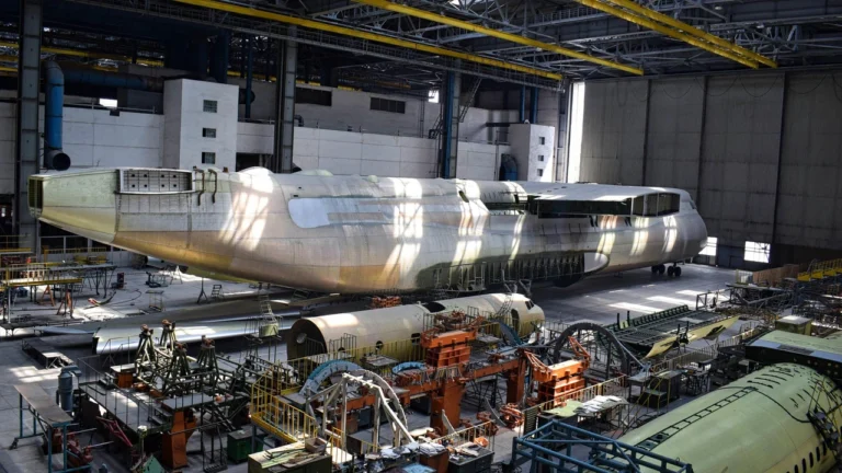 Завод Антонова зарплата: реалії оплати праці авіабудівників у 2026 році
