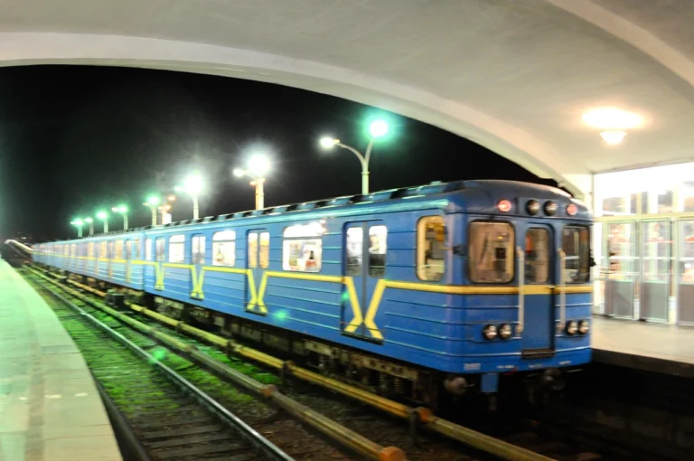 Зелена гілка метро Київ: повний огляд Сирецько-Печерської лінії від історії до сьогодення